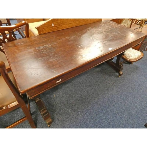 5162 - 19TH CENTURY MAHOGANY LIBRARY TABLE WITH 2 DRAWERS & SHAPED SUPPORTS 77CM TALL X 147CM WIDE