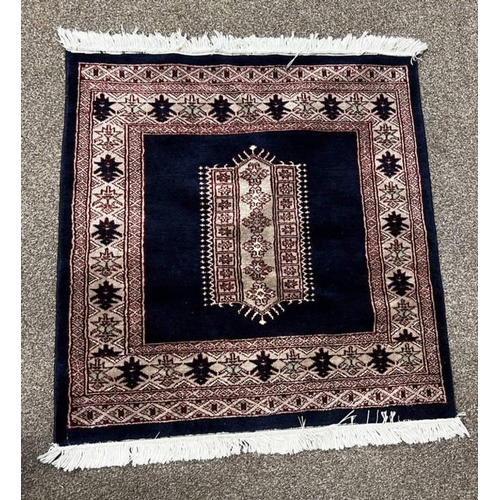 1497 - SMALL MIDDLE EASTERN RUG / PRAYER MAT, 81 X 79CM