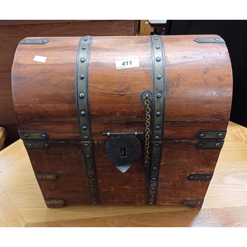 411 - EASTERN HARDWOOD APOTHECARY STYLE DOME TOPPED TRUNK WITH METAL FITTINGS -0 35 CM TALL X 36 CM WIDE
