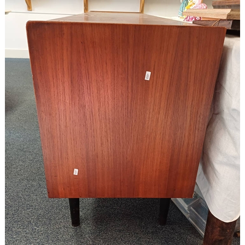 3 - BRA BOHAG TROED TEAK SIDEBOARD MODELL TRIO WITH 5 CENTRALLY SET DRAWERS FLANKED TO EACH SIDE BY SLID... 