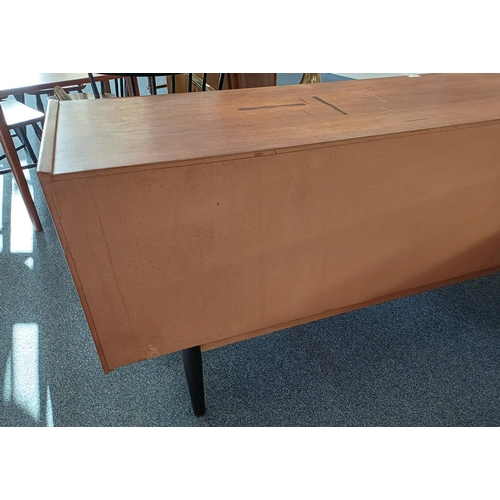 3 - BRA BOHAG TROED TEAK SIDEBOARD MODELL TRIO WITH 5 CENTRALLY SET DRAWERS FLANKED TO EACH SIDE BY SLID... 