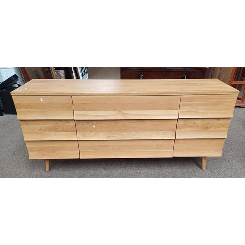 Lot 5049      