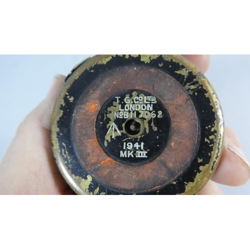 10 - A Second World War Hand Compass Dated 1941, Mark III Edition