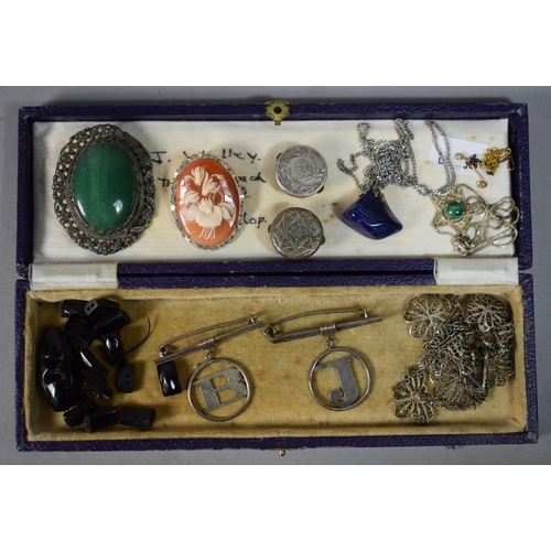 147 - A Collection of Costume Jewellery