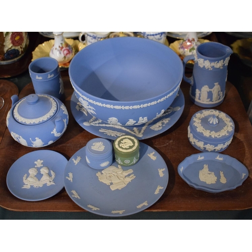 174 - A Tray of Wedgwood Jasperware to Include Bowl, Lidded Pots, Plate, Jug etc