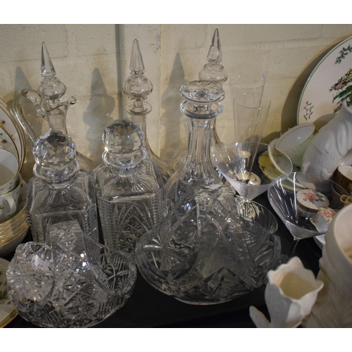 202 - A Tray of Good Quality Glassware to Include Decanters, Glass Basket etc