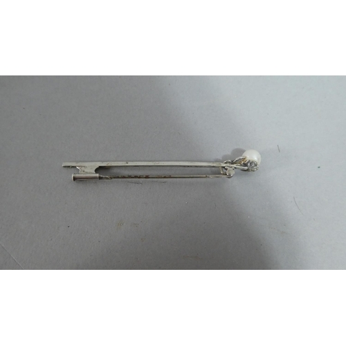 290 - A French Art Deco Silver and Pearl Stick Pin, 6.75cm Long