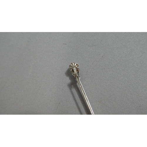 290 - A French Art Deco Silver and Pearl Stick Pin, 6.75cm Long