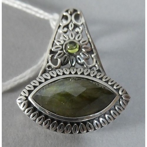 286 - A Silver Pendant Mounted with Labradorite and Citrine