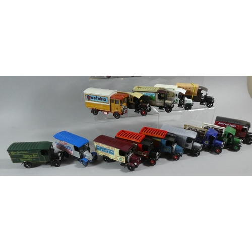 201 - A Collection of 19 Various Diecast Models of Vintage Vans and Lorries