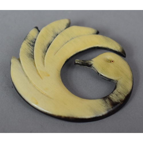 555 - An Attractive Horn Brooch in the Form of a Swan, 5.5cm Wide