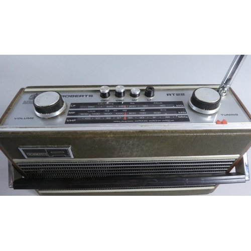 91 - A Roberts RT22 Radio