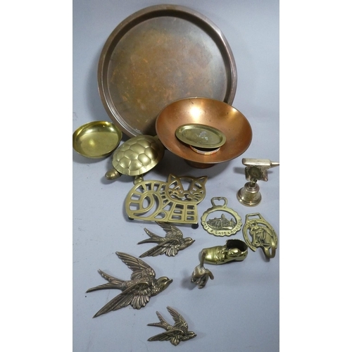 86 - A Collection of Various Copper and Brass Items