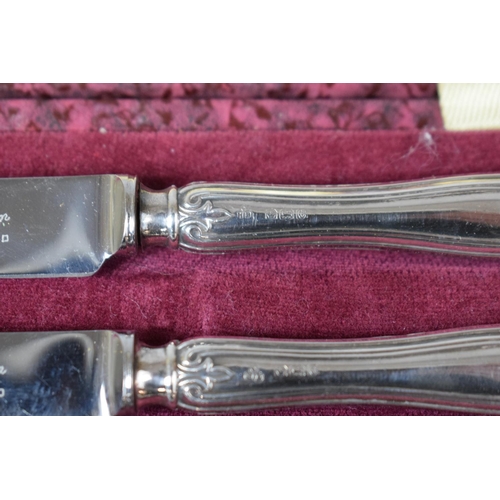 437 - A Cased Set of Six Silver Handled Fruit Knives, Sheffield 1945