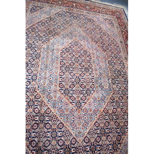 544 - A Fine Persian Handmade Tabriz Carpet, 318x218cm