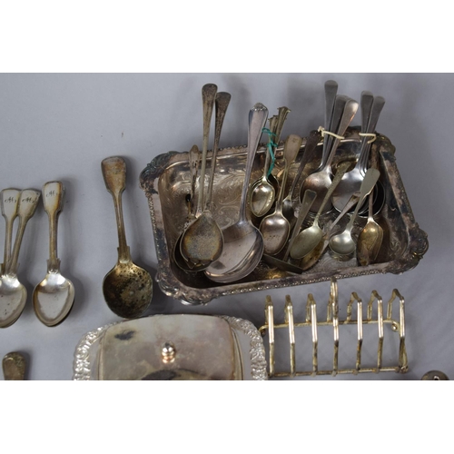 302 - A Collection of Various Cutlery to include Quantity of Mappin and Web Monogrammed M, Various Bone Ha... 