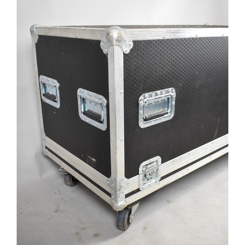 600 - A Large Rectangular Penn Flight Case, 115cm x 55cm x 70cm high