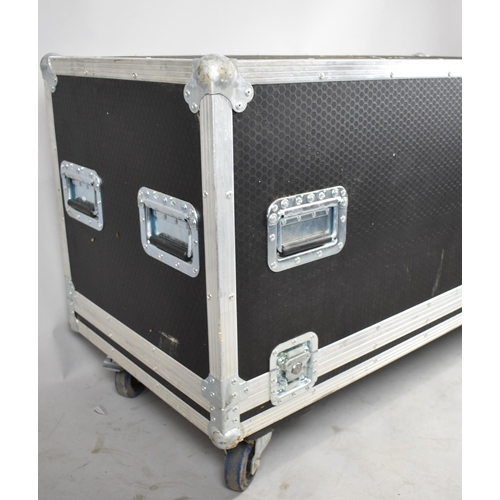 601 - A Large Rectangular Penn Flight Case, 115cm x 55cm x 70cm high