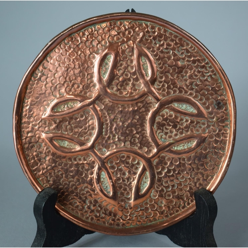 104 - A Circular Copper Arts and Crafts Disk, 13.5cm Diameter