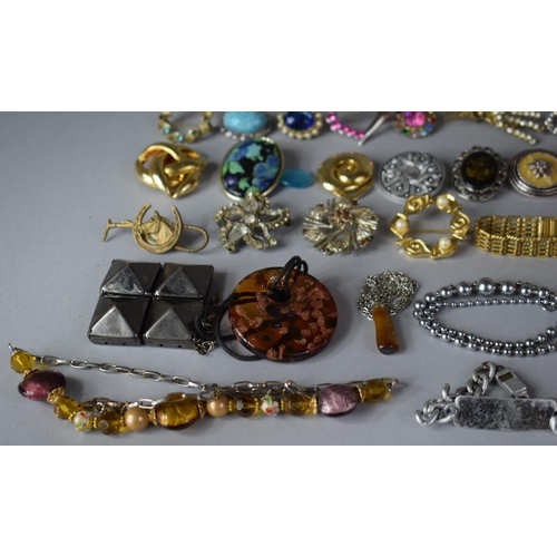 245 - A Collection of Costume Jewellery