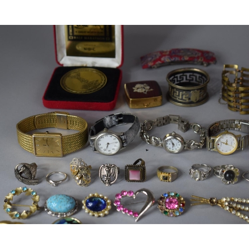 245 - A Collection of Costume Jewellery