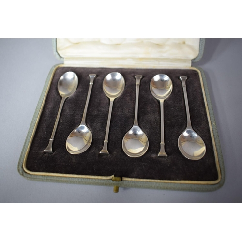 368 - A Cased Set of Six Silver 'Seal Top' Coffee Spoons, London 1924