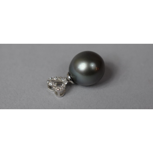 316 - A Tahitian Pearl and 18ct Gold Pendant