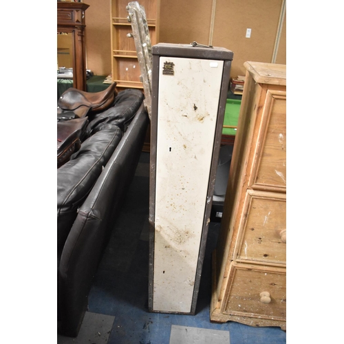 368 - A Metal Locking Gun Cabinet, Complete with Keys, 138cms High