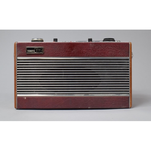 136 - A Roberts R606-MB Radio