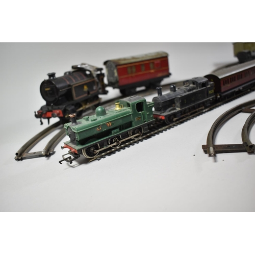 196 - A Collection of Various O Gauge and OO Gauge Locomotives, Carriages etc