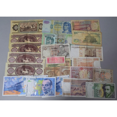 253 - A Collection of 25 World Banknotes