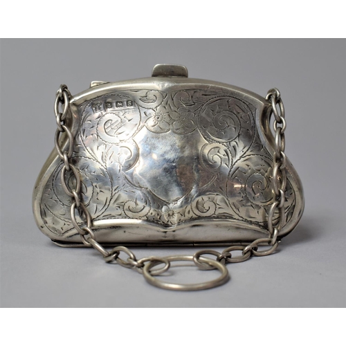 439 - An Edwardian Silver Purse, Birmingham 1917, 9cm wide