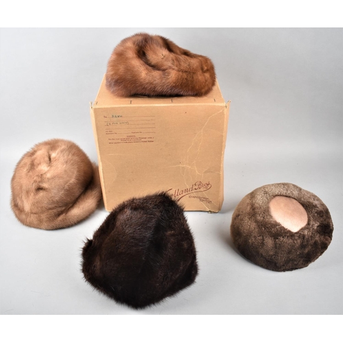 197 - A Vintage Cardboard Box Containing Various Ladies Fur Hats