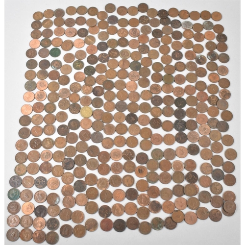 238 - A Collection of Various British Farthings