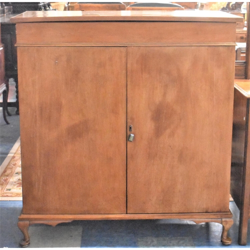 548 - An Edwardian Mahogany Gentleman's Fitted Bedroom Cabinet with Hinged Lid to Interior for Socks, Ties... 