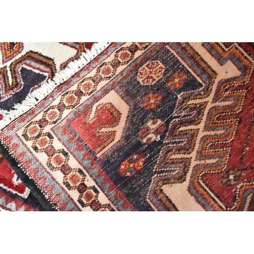 558 - A Persian Handmade Sarab Rug, 166x105cm