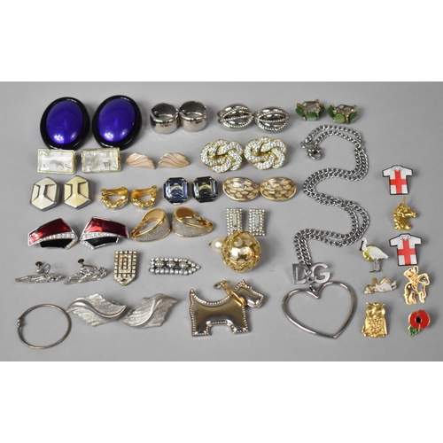 246 - A Collection of Costume Jewellery