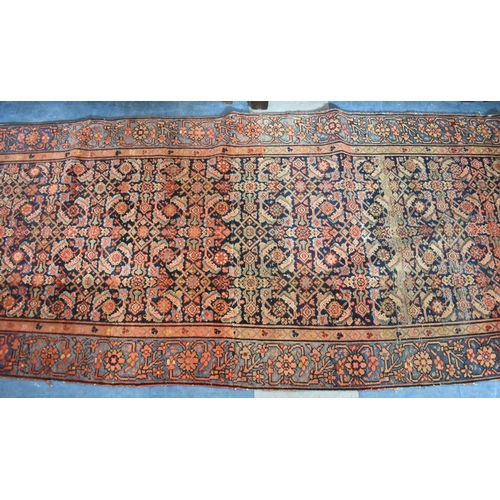 570 - An Antique Persian Malayer Runner, 424x97cm