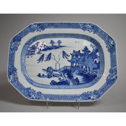 312 - An 18th Century Chinese Export Blue and White Platter. 32.5cms Wide