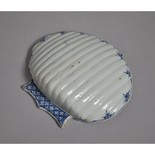 283 - An 18th Century Chinese Blue and White Shell Shaped Dish, 16cm wide