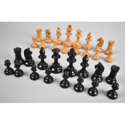 69 - A Mid 20th Century Boxwood Chess Set, Kings 7.5cm high