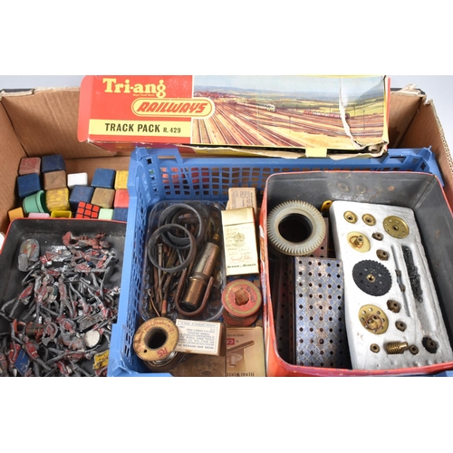 180 - A Collection of Various Vintage Toys to Include Lead Army Figures, OO Gauge Railway Track, Meccano, ... 