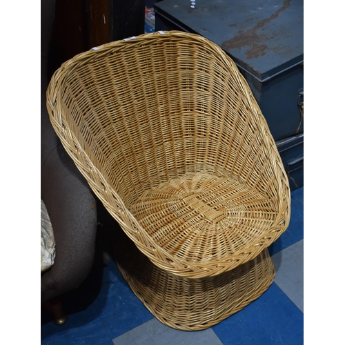 424 - A Modern Wicker Ladies Nursing Tub Chair