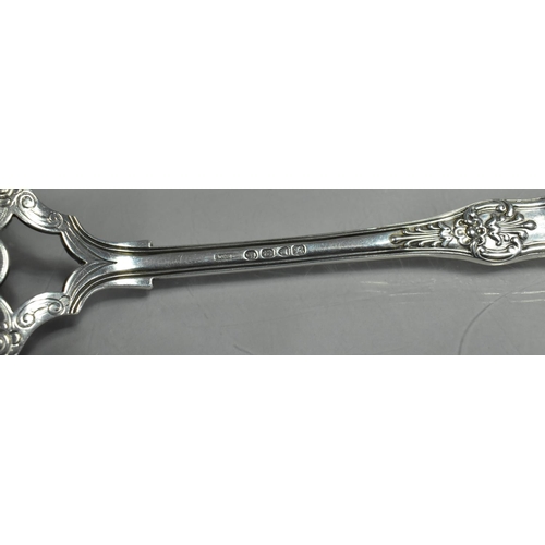 227 - A Good Pair of Victorian Silver Fish Servers, Kings Pattern with Pierced Blade Detailing a Fish