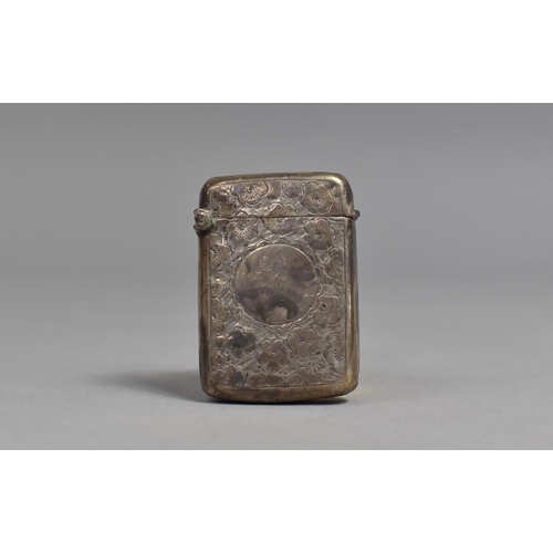 422 - A Small Silver Vesta with Flower Decoration, 17.5g