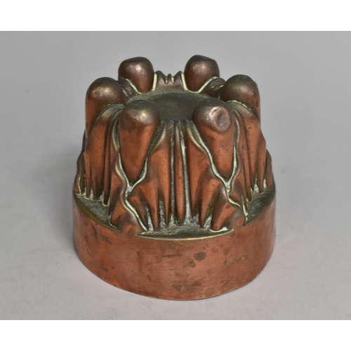 76 - A Late 19th/Early 20th Century Copper Jelly Mould of Castellated Form, 11cms Diameter