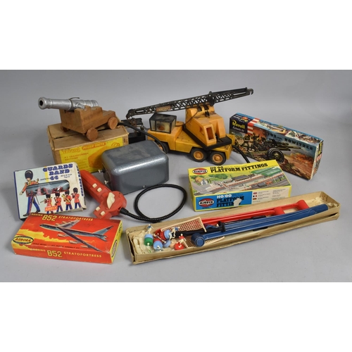 565 - A Collection of Vintage Toys to Include Magnetic Football Game, Airfix Guards Band, Triang Power Uni... 