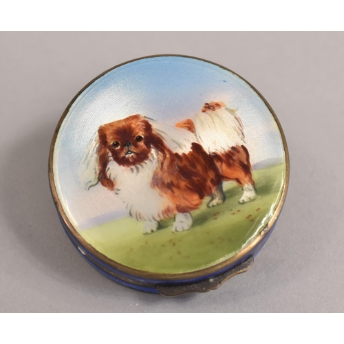 18 - A Pretty Vintage Gilt Silver Circular Ladies Handbag Compact, Hinged Lid with Pekinese Dog, Fitted I... 
