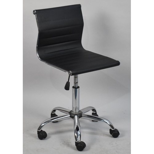 512 - A Modern Chromed Based Swivel Office Chair