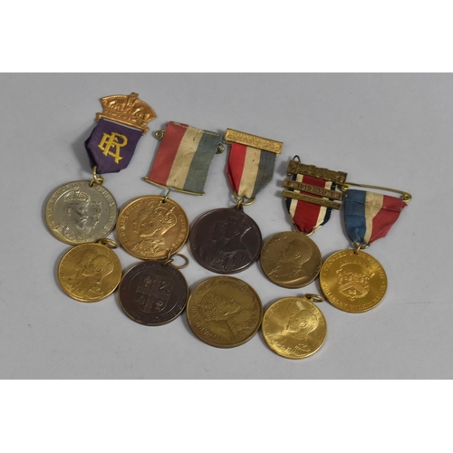 165 - A Collection of Various Coronation Medals and Medallions